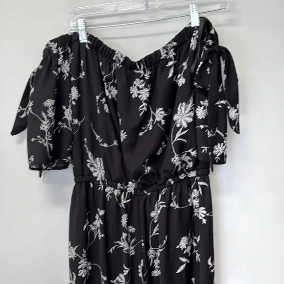 AUW Off Shoulder Capri Jumpsuit Floral Wide Leg Lined Black White 16 Flowy - Picture 7 of 13